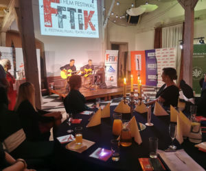 Jak być bliżej gwiazd kina?