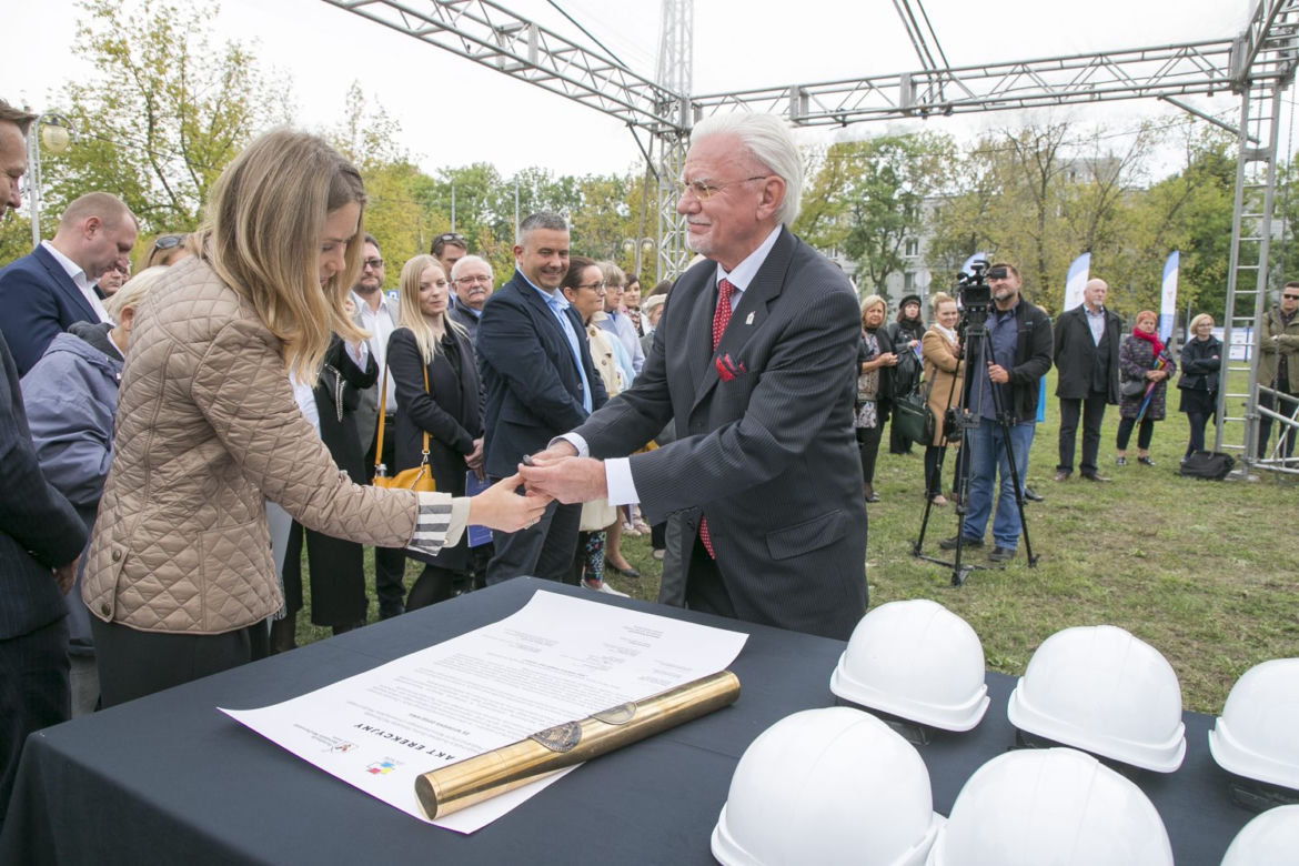 Inauguracja budowy domu McDonalda