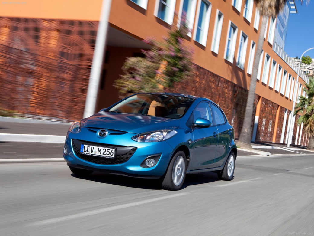 Mazda 2 Exclusive hatchback, model 2011