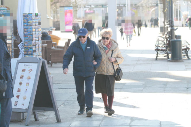 Stefan Friedmann z żoną na spacerze