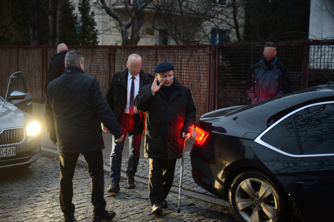 Jarosław Kaczyński po ciężkiej operacji kolana