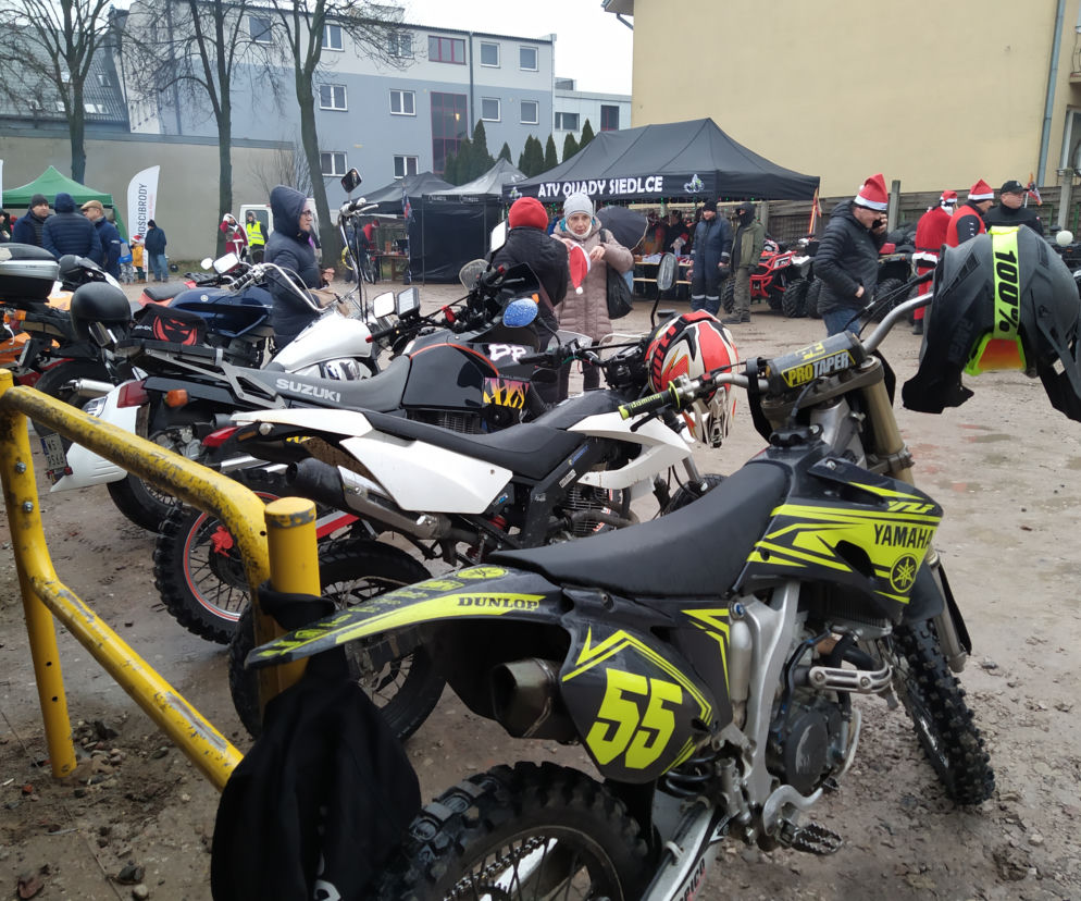 Mimo deszczowej pogody, siedlecka MotoWigilia przyciągnęła wielu gości, nie tylko tych zmotoryzowanych