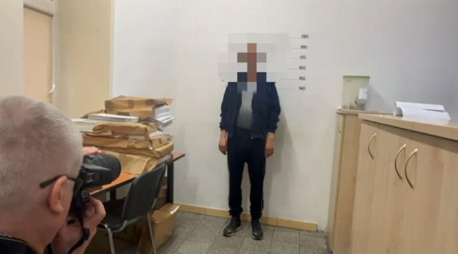 Skatował 20-latka na oczach kamer. Policja pokazała, co stało się w centrum Warszawy