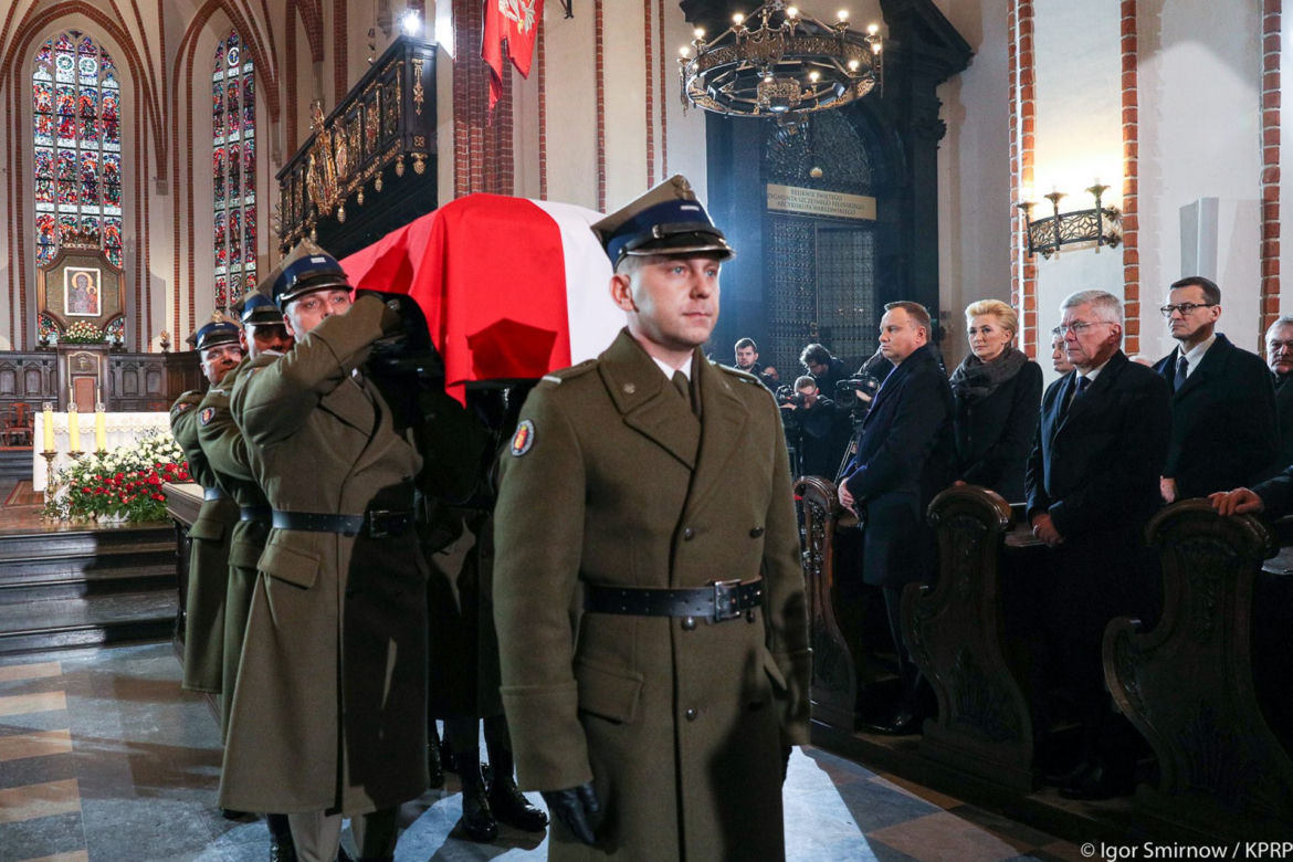 Czekali z pogrzebem na Kaczyńskiego