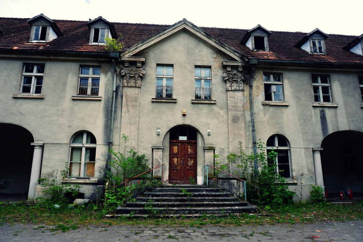 Opuszczony szpital rehabilitacyjny dla dzieci w Wielkopolsce [GALERIA]
