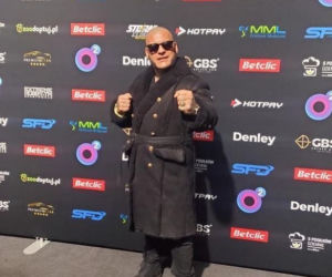 Popek dał prowadzić córce auto