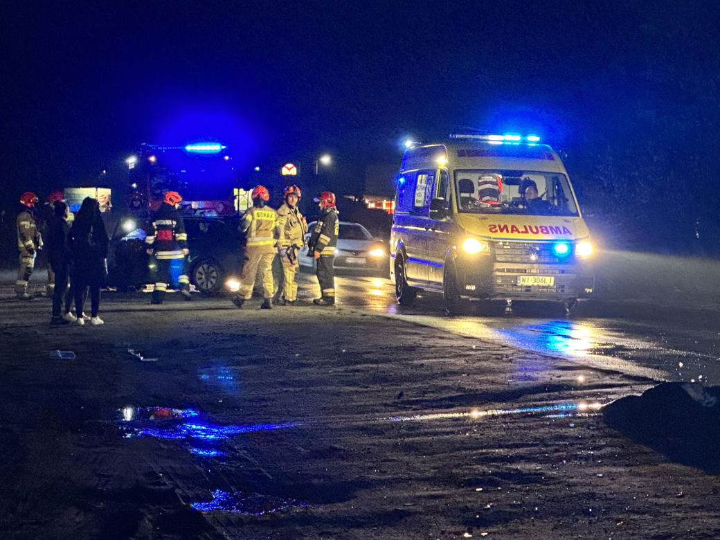 Zmiótł pieszego rozpędzonym audi. Ratownicy reanimowali ranne, dramatyczna akcja