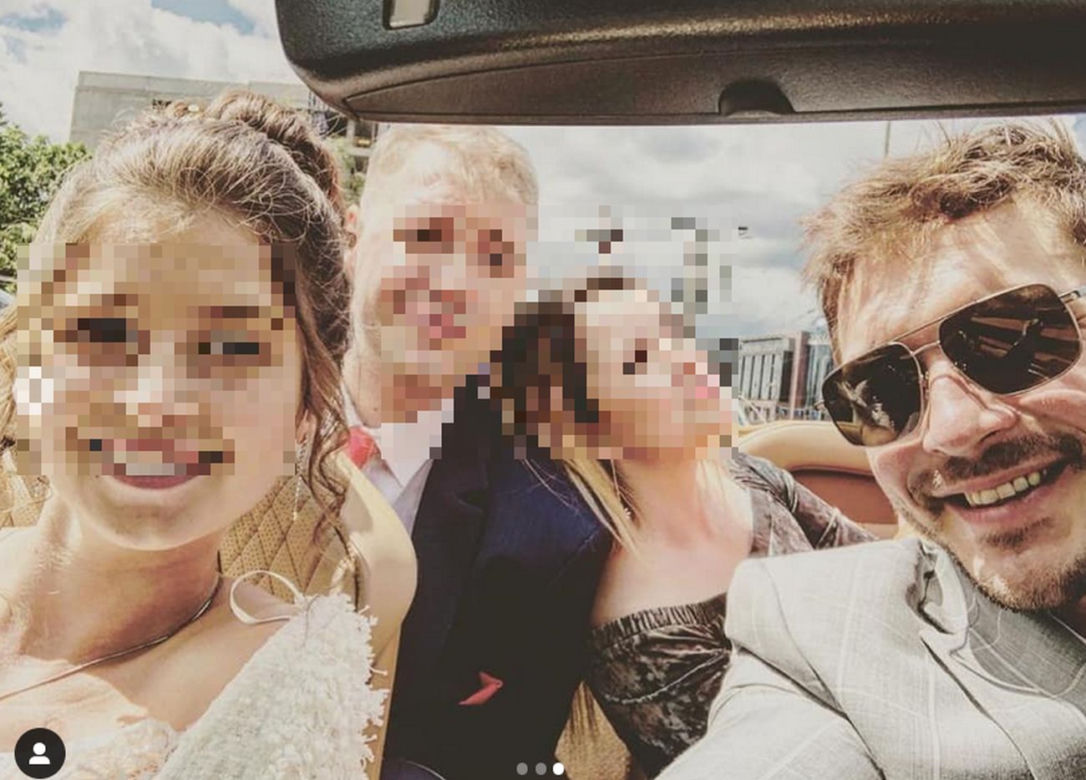 Mikołaj Roznerski na ślubie brata Piotra i Agnieszki