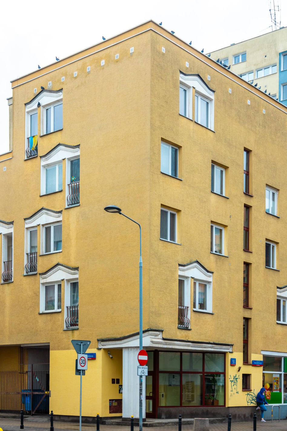 Blok na Madalińskiego 55 w Warszawie