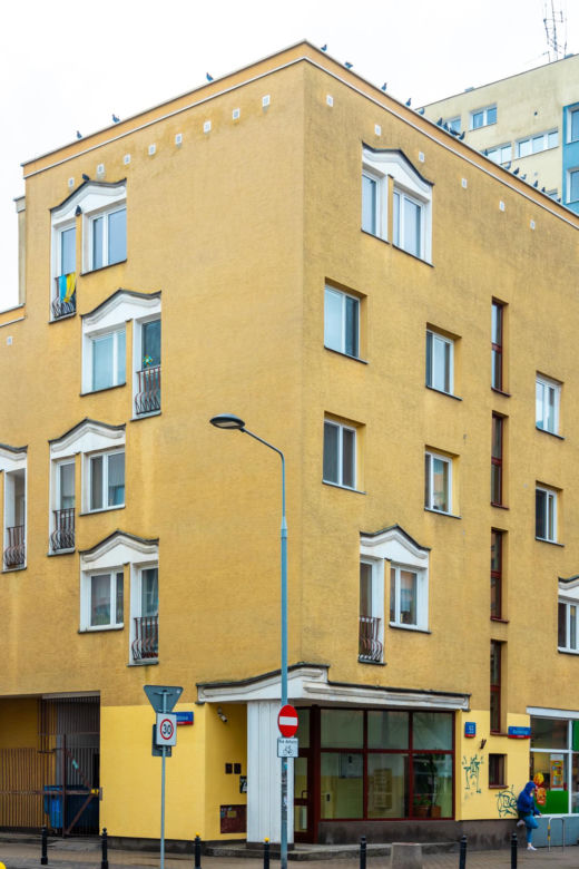 Blok na Madalińskiego 55 w Warszawie