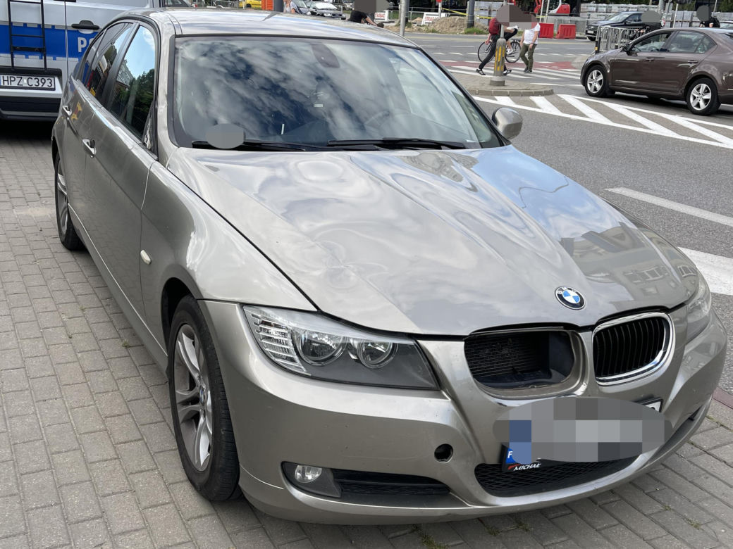 Makabra na przejściu. BMW roztrzaskało pieszego