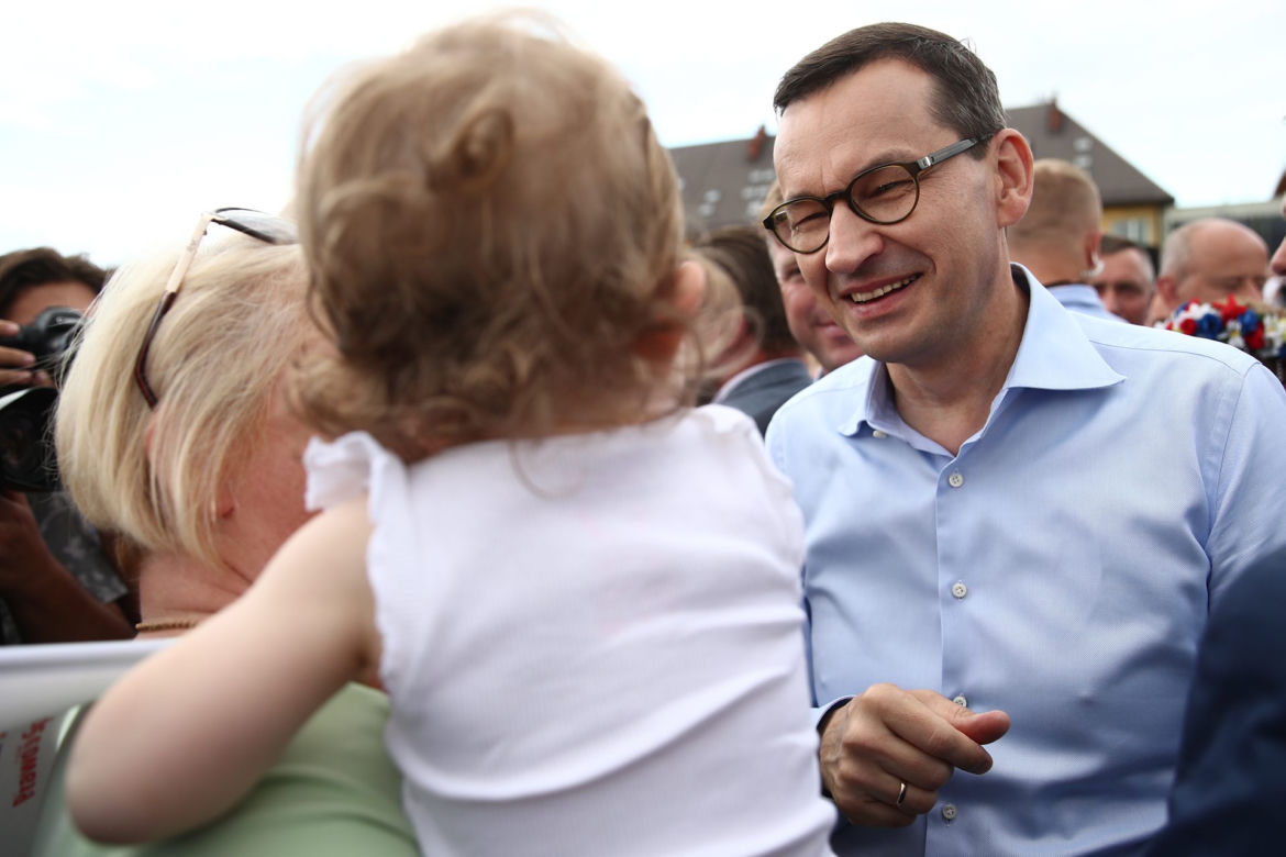 Sondaż Super Expressu: Polacy chcą Morawieckiego na premiera