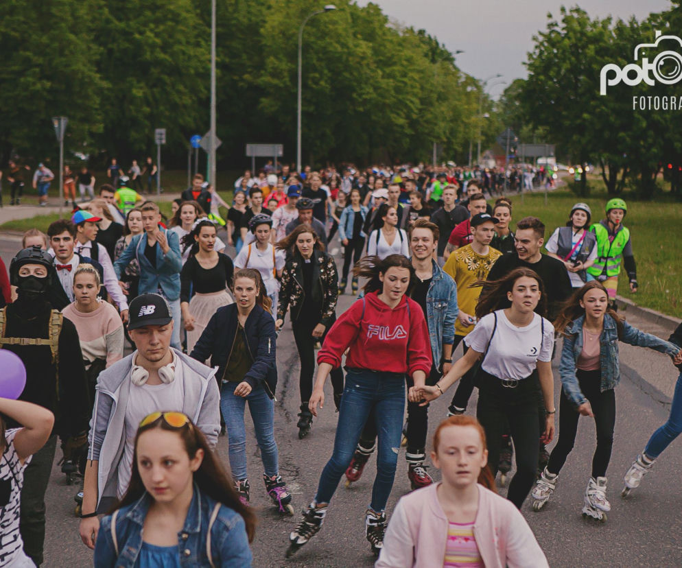 2. Nightskating Białystok. Weselny przejazd na rolkach