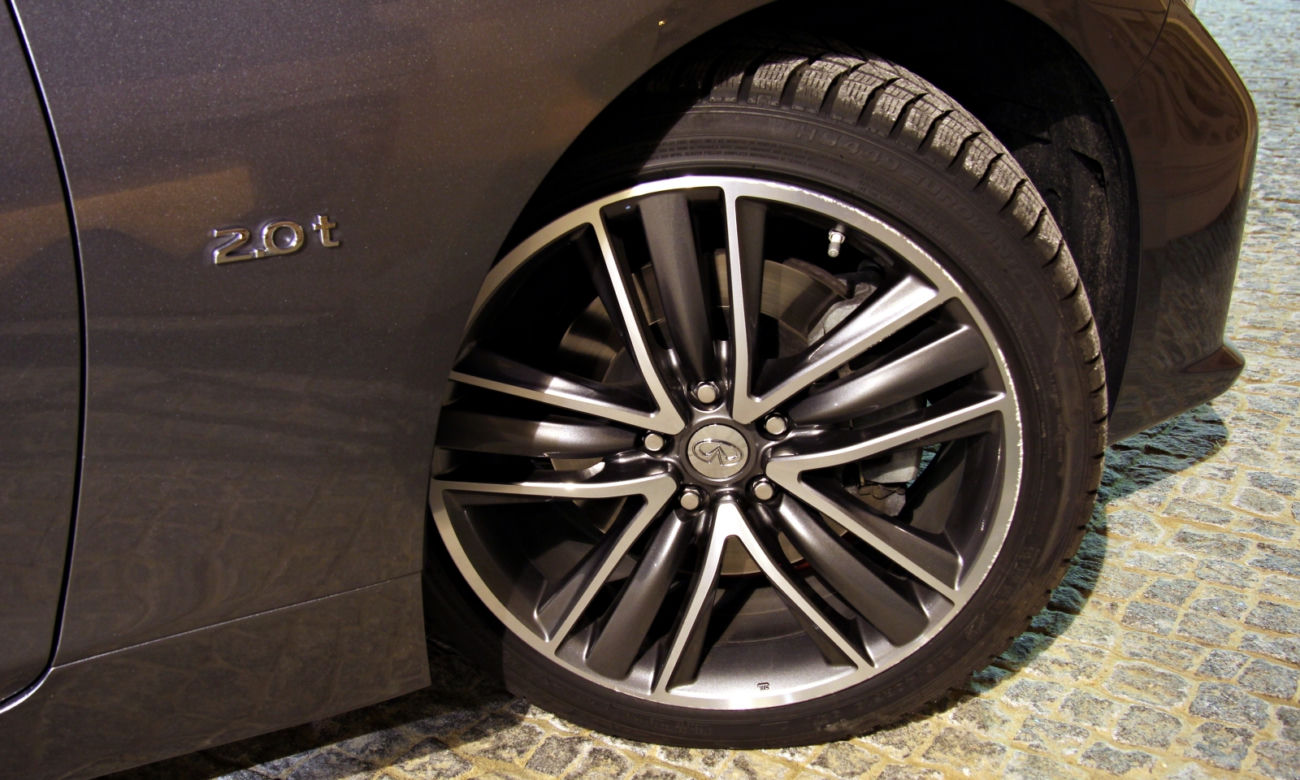 Infiniti Q50 2.0 Turbo