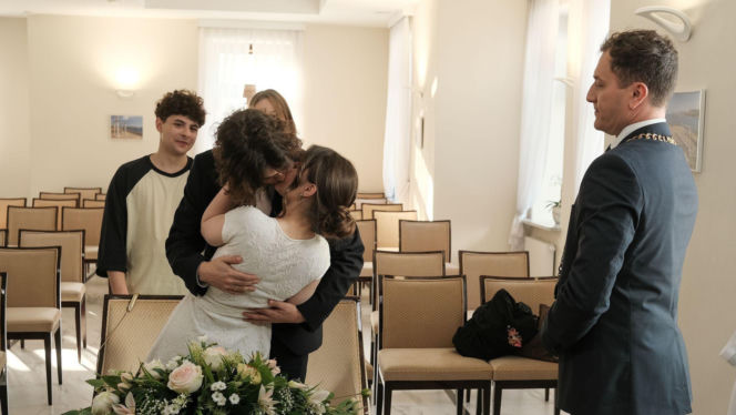Barwy szczęścia odc. 3390. Ewelina (Amelia Listwon), Ewa (Gabriela Ziembicka), Romeo (Jacek Tyszkiewicz), Witek (Witold Sosulski)