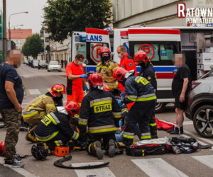Wypadek w centrum Ełku. Poszkodowana kobieta i dziecko [ZDJĘCIA]