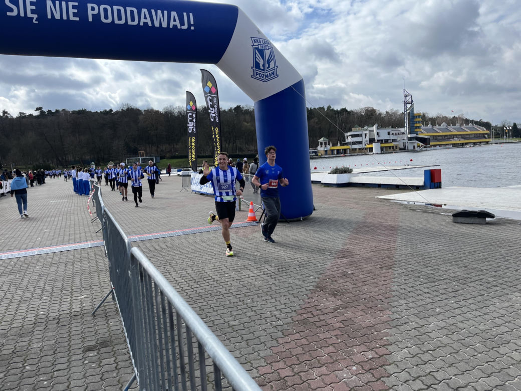 Kibolska Dycha 2024. Wyjątkowy bieg kibiców Lecha Poznań