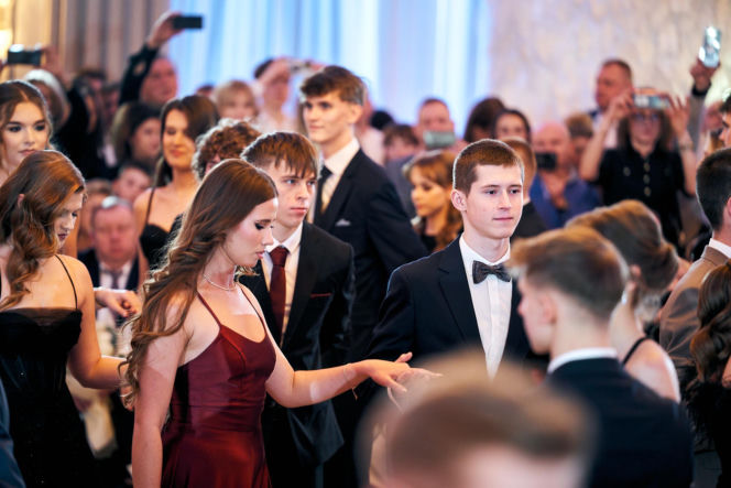 Studniówka siedleckiej Królówki 2026 - walc i polonez