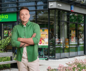Żabka i Mateusz Gessler łączą siły w nowej kampanii. „Śniadania na bogato. Zacznij dzień jak szef”