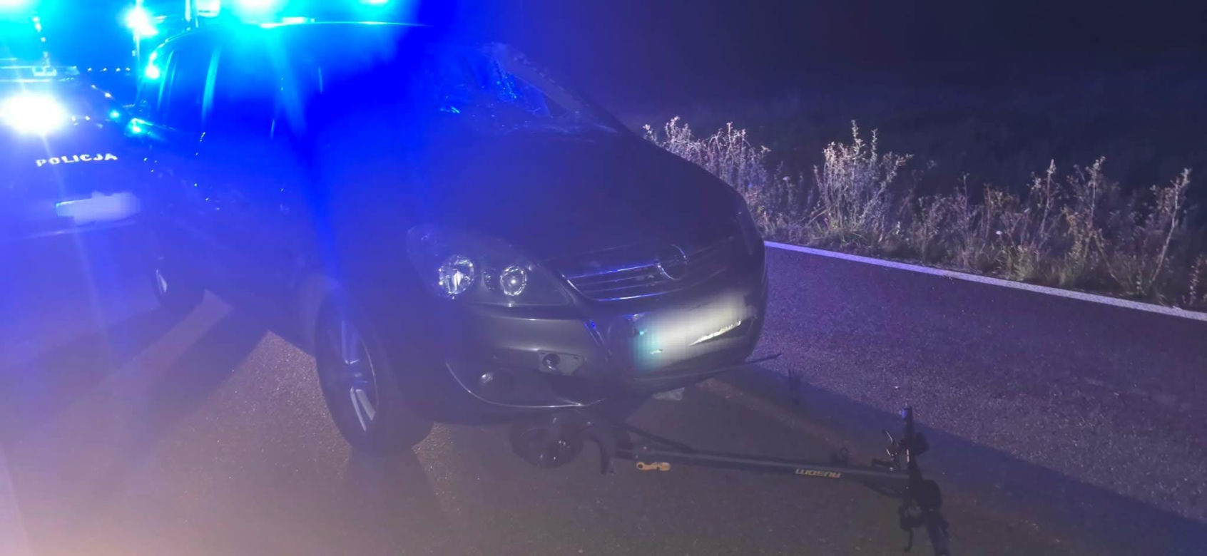 Tragedia pod Elblągiem. 15-latek na hulajnodze zginął po zderzeniu z autem