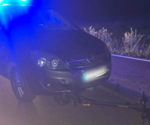 Tragedia pod Elblągiem. 15-latek na hulajnodze zginął po zderzeniu z autem