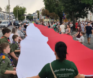 „Cześć i chwała bohaterom!”. Siedlczanie spotkali się w centrum miasta, by uczcić 82. rocznicę wybuchu Powstania Warszawskiego