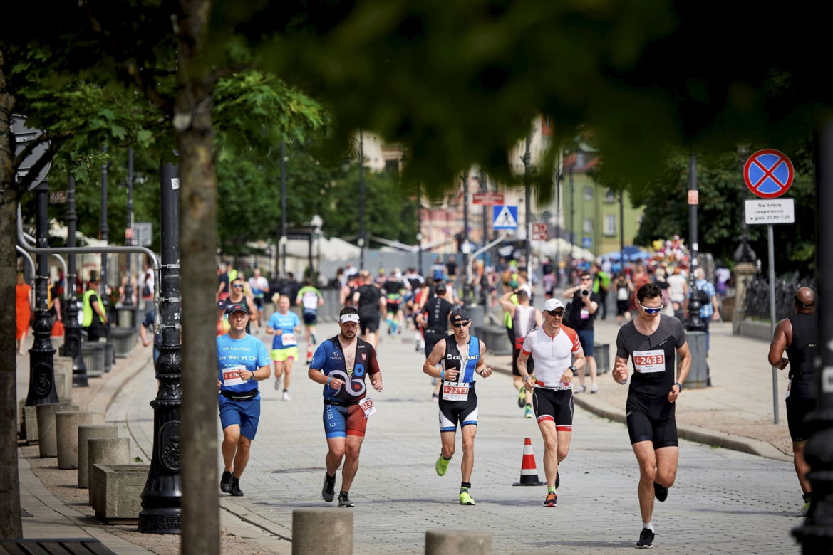 Triathloniści opanowali Mazowsze! Gigantyczne utrudnienia w ruchu i zmienione rozkłady jazdy
