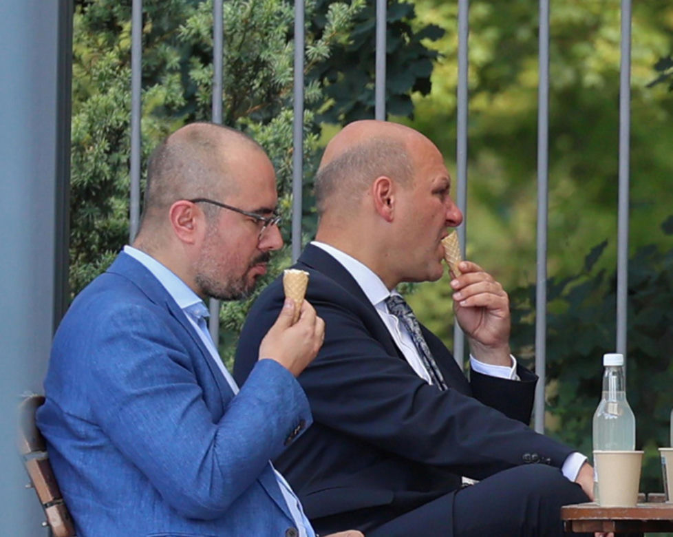 Posłowie PiS poszli na lody