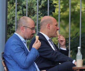 Posłowie PiS poszli na lody