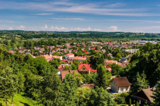 W tym małopolskim mieście mieszkał kiedyś święty. Leży w pobliżu Krakowa