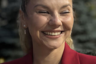 Dagmara Czechura śpiewa, prowadzi imprezy i uczy śpiewu