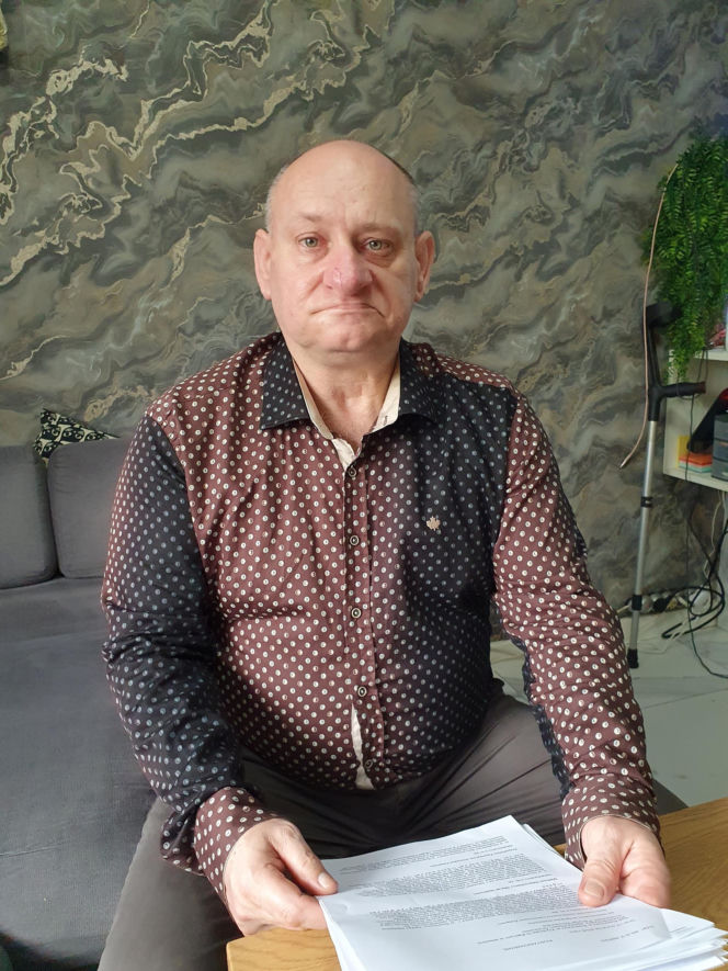 Runęli z balkonem, winnych nie ma