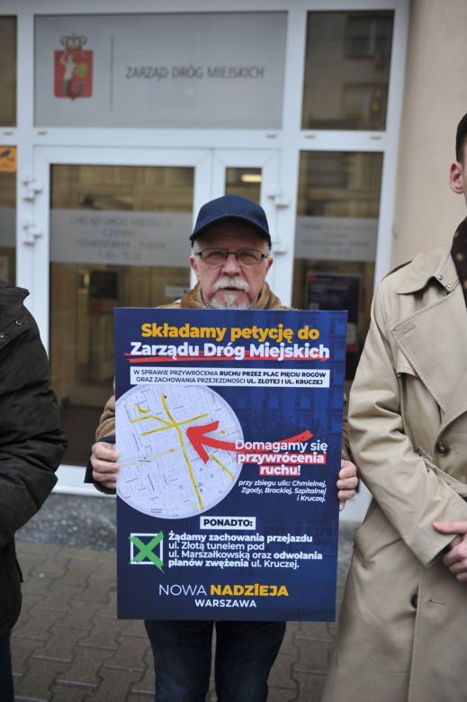 "Odblokujcie miasto od korków!" - aktywiści składają petycję u drogowców 