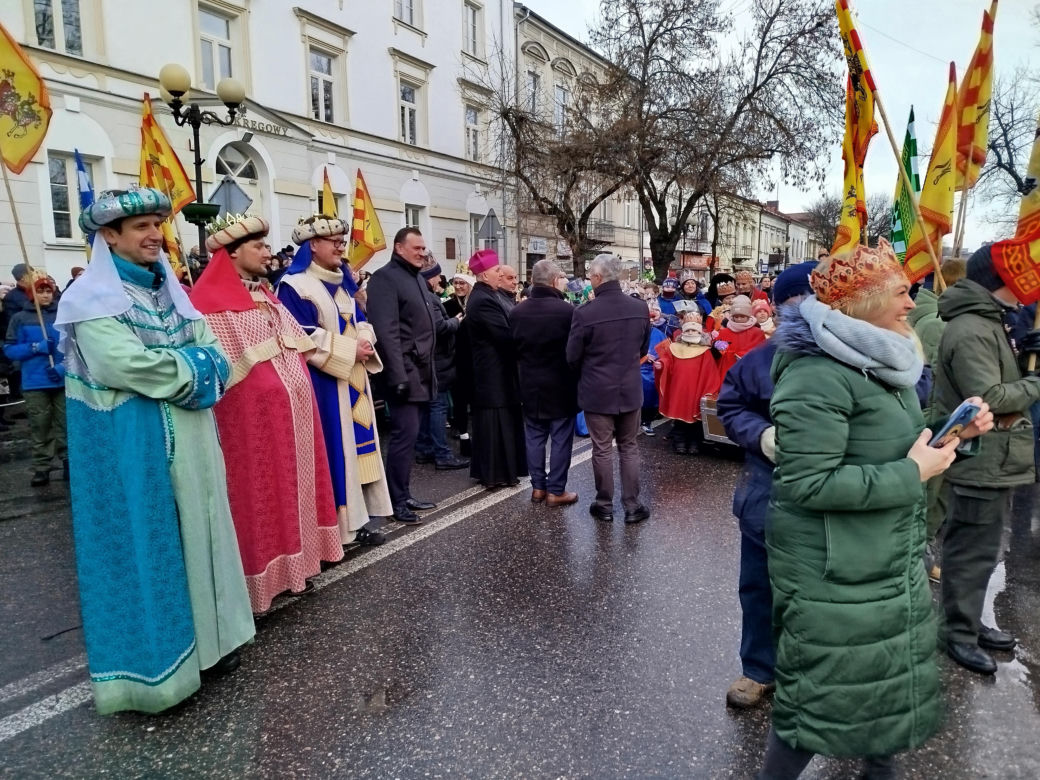 Z okazji rozpoczętego w styczniu 2025 Roku Jubileuszowego, tegoroczne obchody święta Trzech Króli w Siedlcach były wyjątkowo uroczyste. 
