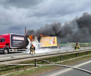Pożar TIRa z naczepą z kosmetykami na autostradzie A4 
