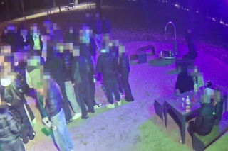 Świętowali dzień wiosny w parku we Wschowie. Zostali ukarani przez straż miejską