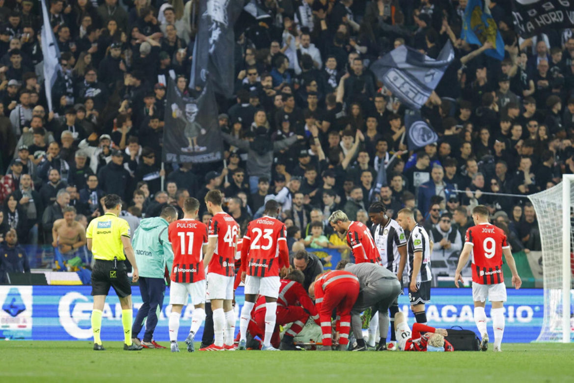 Dramatyczna sytuacja w meczu Serie A. Bramkarz Milanu padł jak rażony piorunem, kolega z drużyny zaczął się modlić 