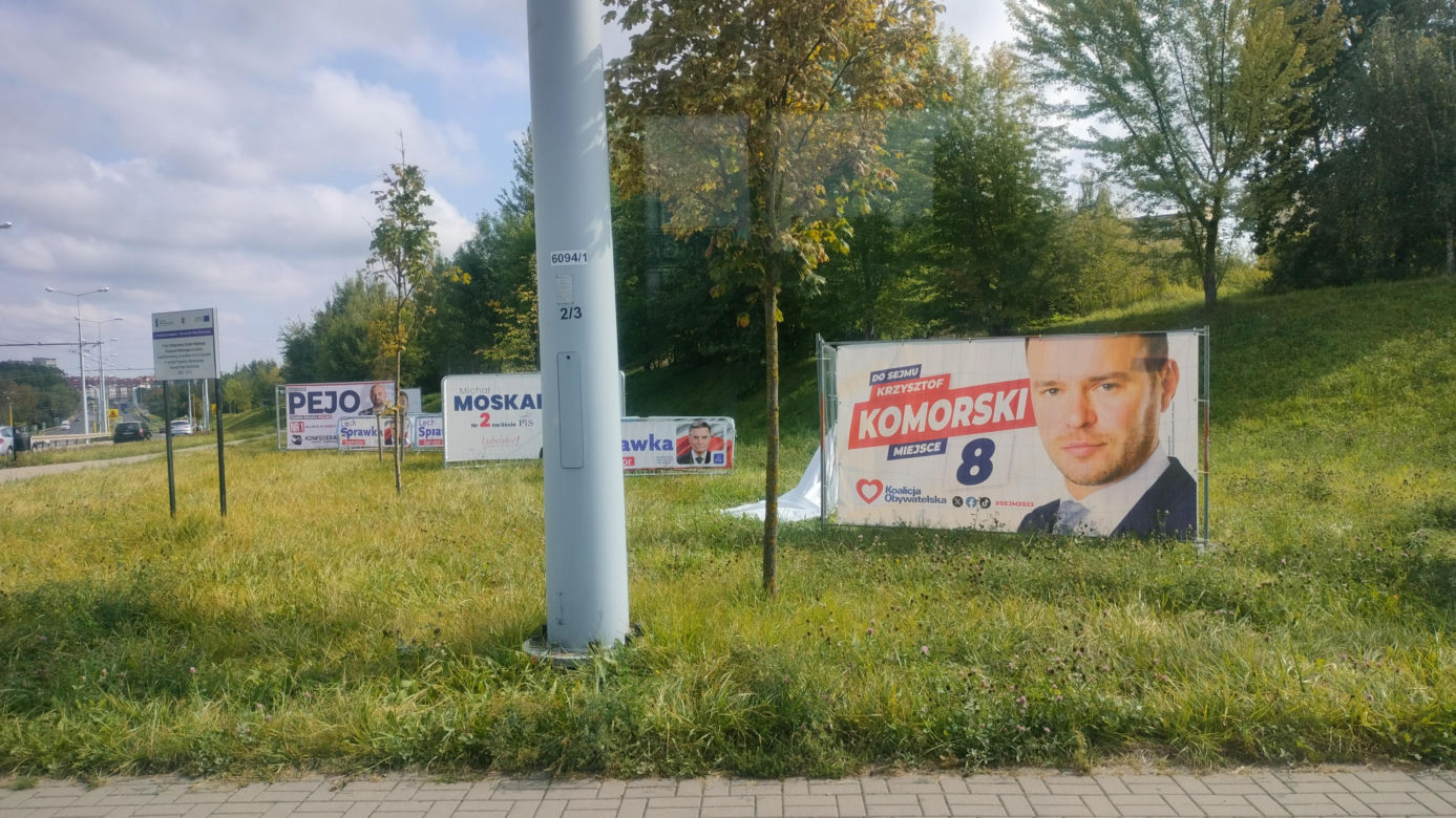 Wyborcze banery w Lublinie. Część jest już zniszczona [GALERIA]