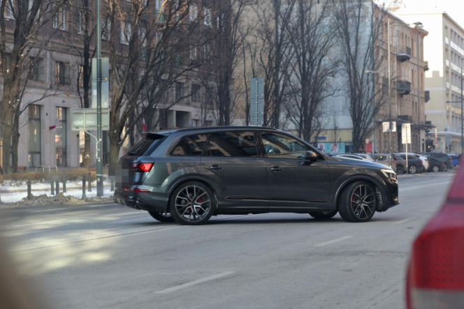 Tomasz Karolak  i Viola Kołakowska na spacerze