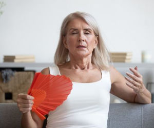 Naturalny spadek poziomu estrogenów po menopauzie