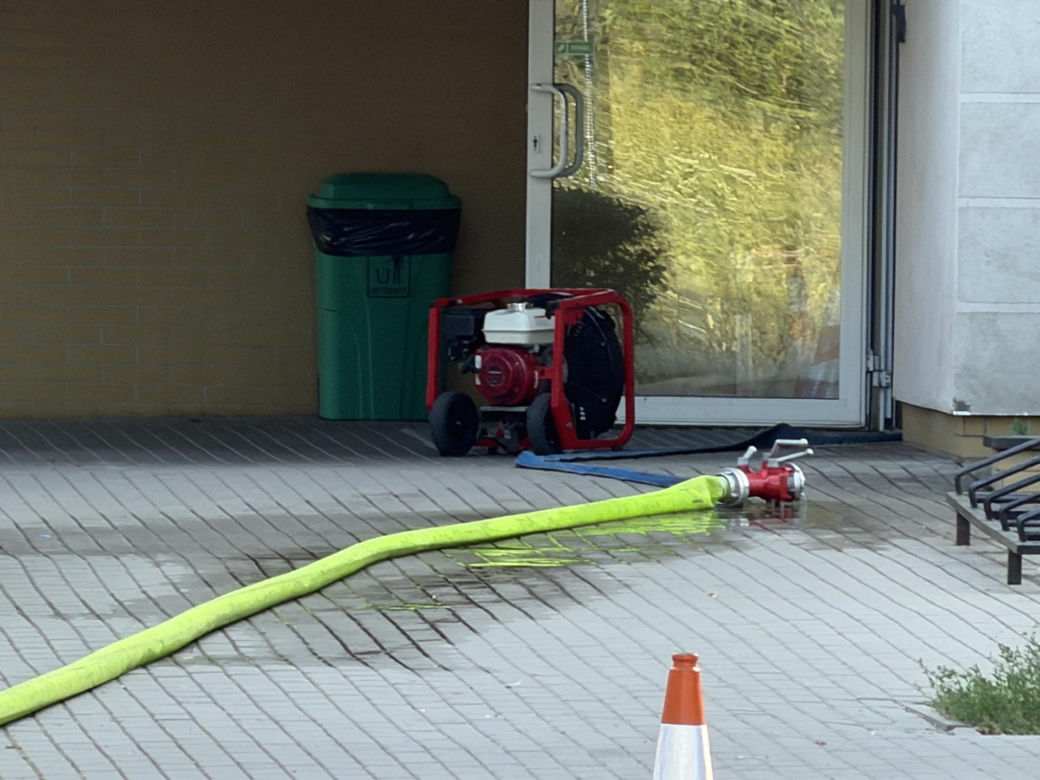 Pożar na komendzie policji! Strażacy w akcji