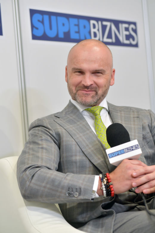 Coraz więcej paczkomatów