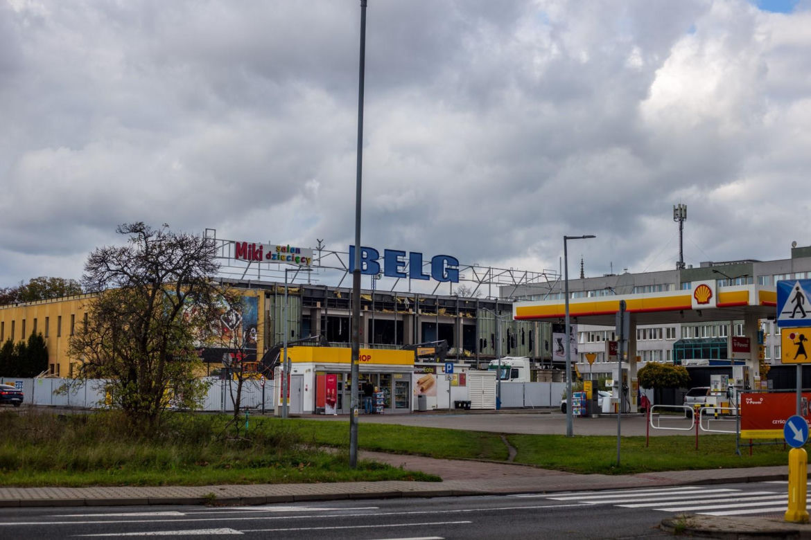 Belg znika na naszych oczach. Trwa wyburzanie kultowego centrum handlowego ZDJĘCIA