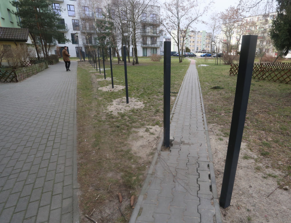 Wojna o płot i śmietnik. Konflikt mieszkańców na osiedlu w Pruszkowie