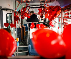 Dzisiaj podaruj kartkę na Walentynki ze wspaniałymi cytatem o miłości