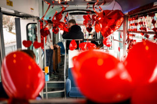 Dzisiaj podaruj kartkę na Walentynki ze wspaniałymi cytatem o miłości