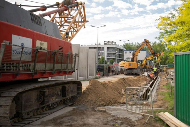 Roboty przy rozbudowie układu torowego stacji metra Kabaty