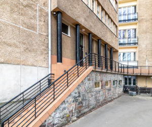 Wieżowiec przy ul. Sewerynów 4 w Warszawie