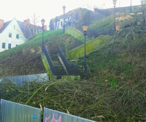 Drzewa zniknęły ze skarpy pod Zamkiem Książąt Pomorskich