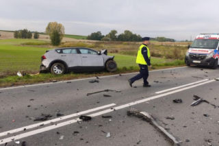 Tragiczne zderzenie dwóch osobówek z ciężarówką! Kobieta nie miała szans